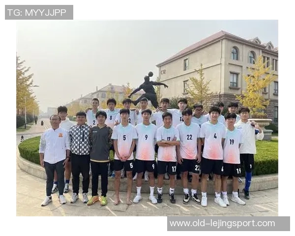 许昌市一中足球队奋勇拼搏展现青春风采助力校园文化建设与体育发展